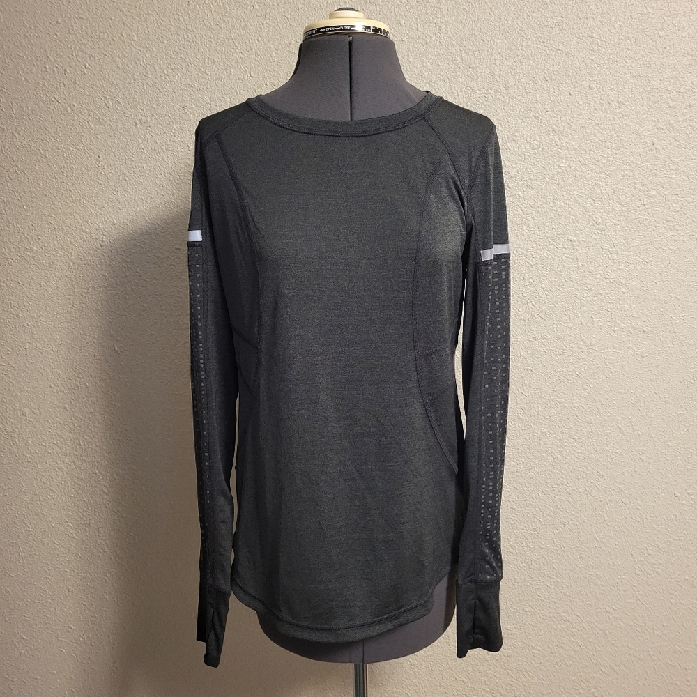 Xersion Gray Long Sleeve Top Size Medium Slim Fit